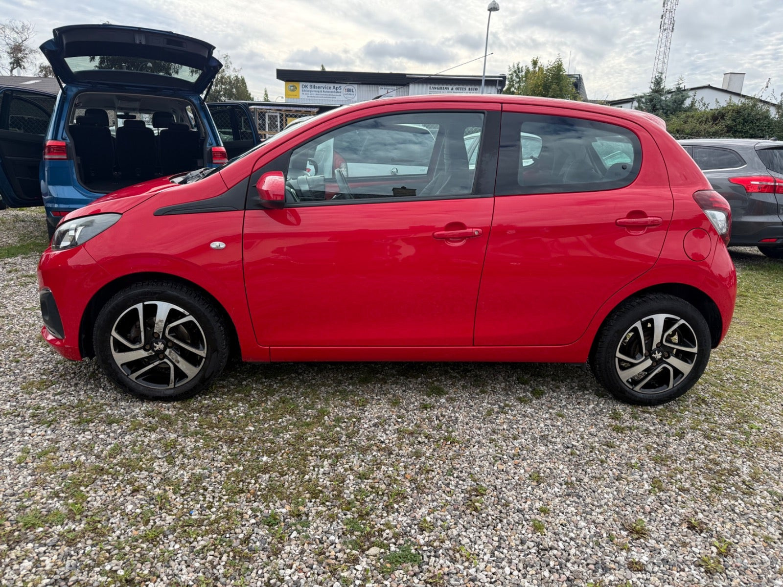 Rød Peugeot 108 fra 2017