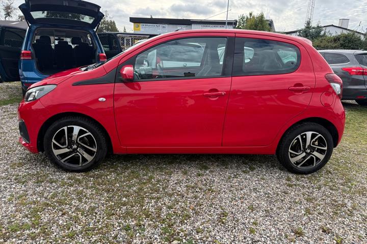 Rød Peugeot 108 fra 2017