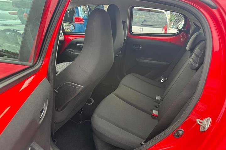 Rød Peugeot 108 fra 2017