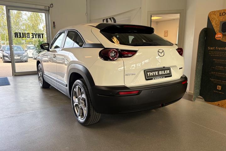 Hvid Mazda MX-30 fra 2023