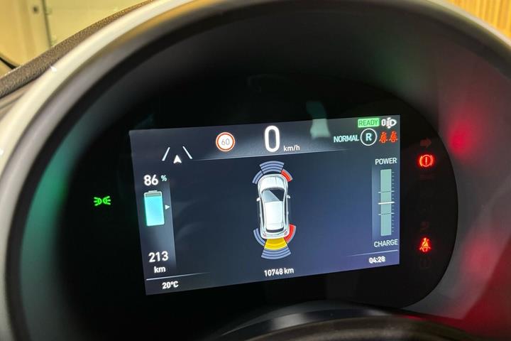 Hvid Fiat 500e fra 2023