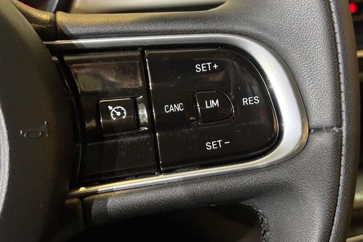 Hvid Fiat 500e fra 2023
