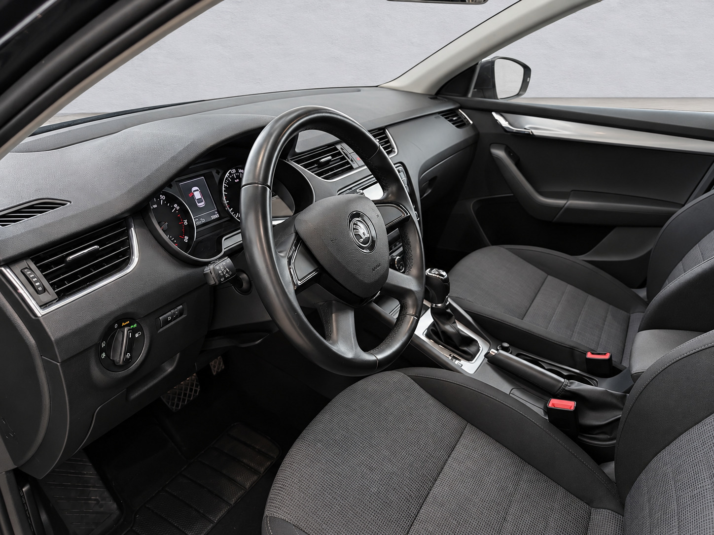 Brun Skoda Octavia fra 2015