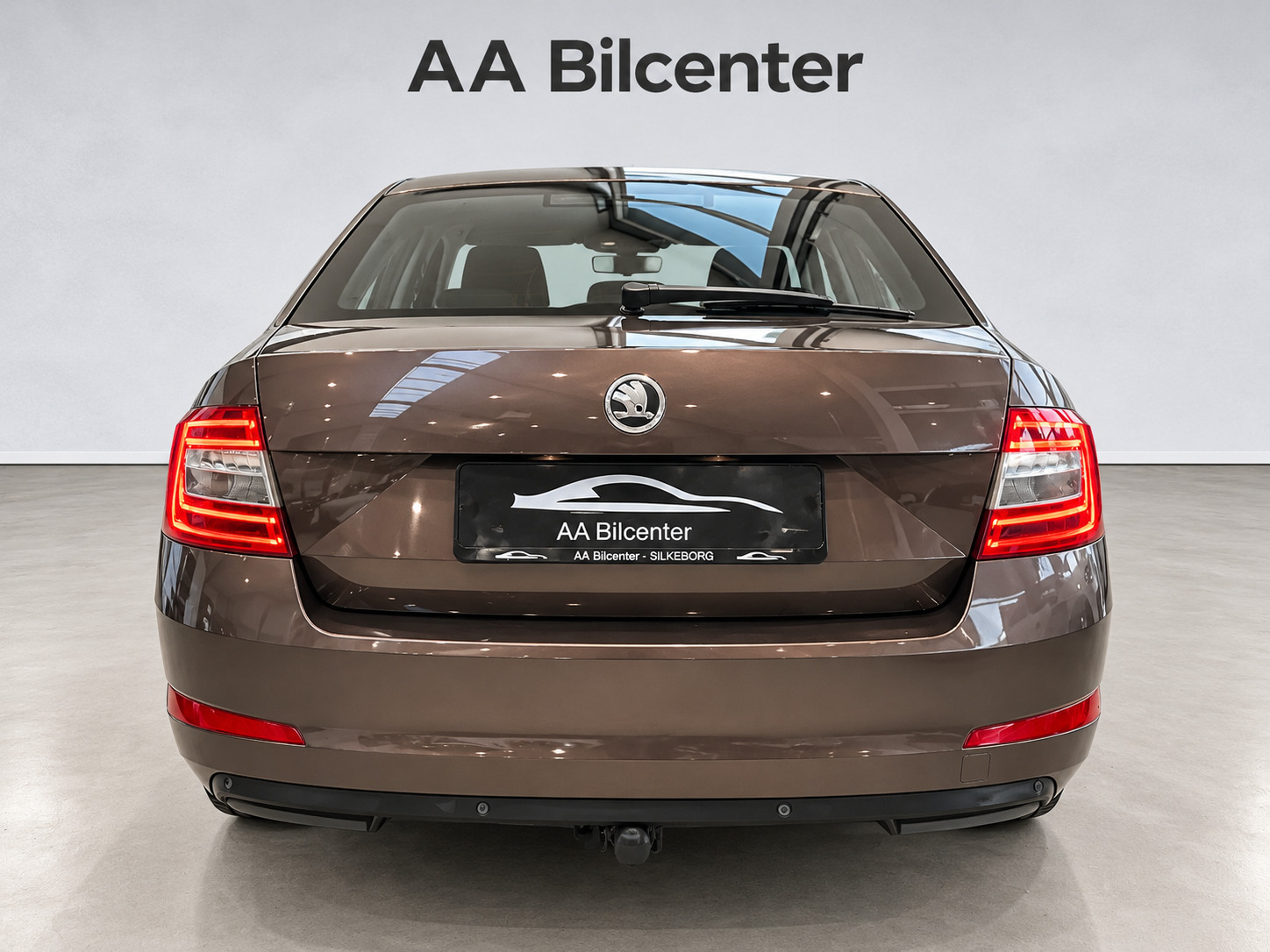 Brun Skoda Octavia fra 2015