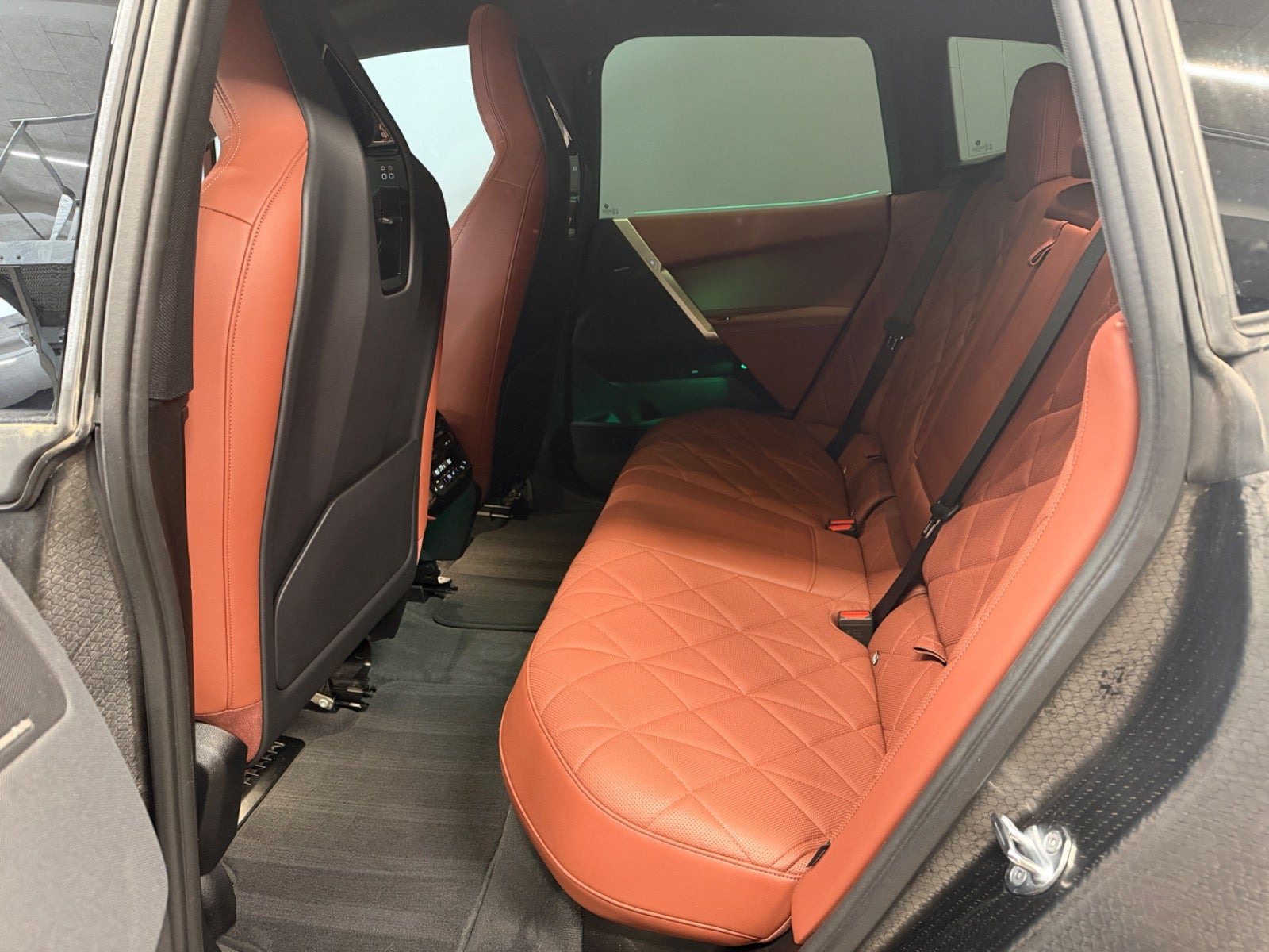 Hvid BMW iX fra 2022