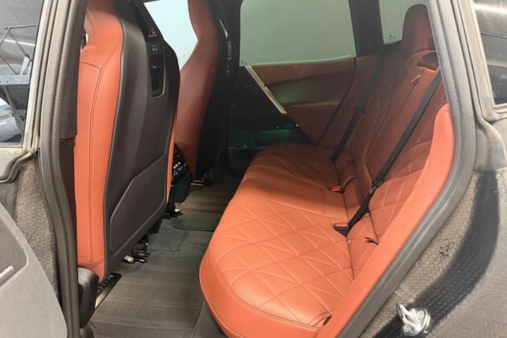 Hvid BMW iX fra 2022