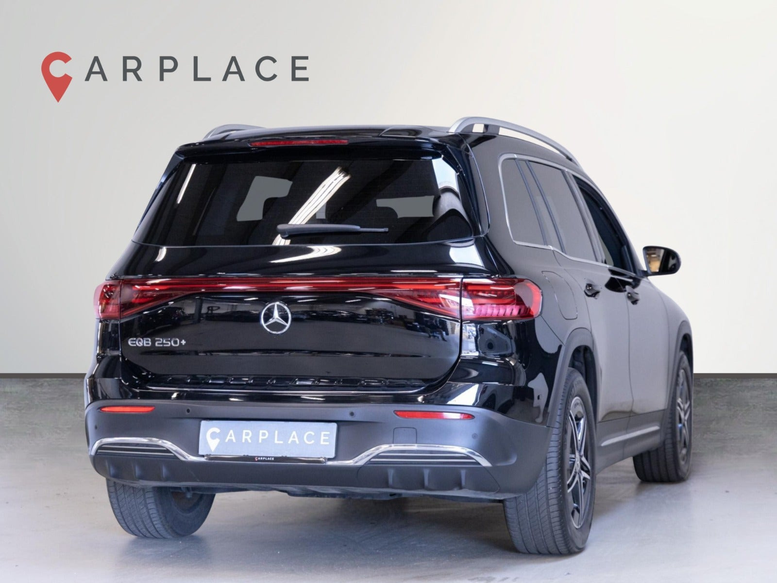 Sort Mercedes EQB250+ fra 2024