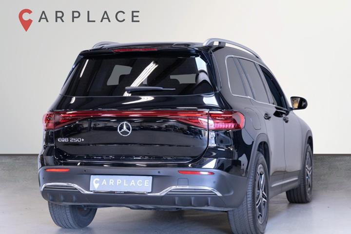 Sort Mercedes EQB250+ fra 2024