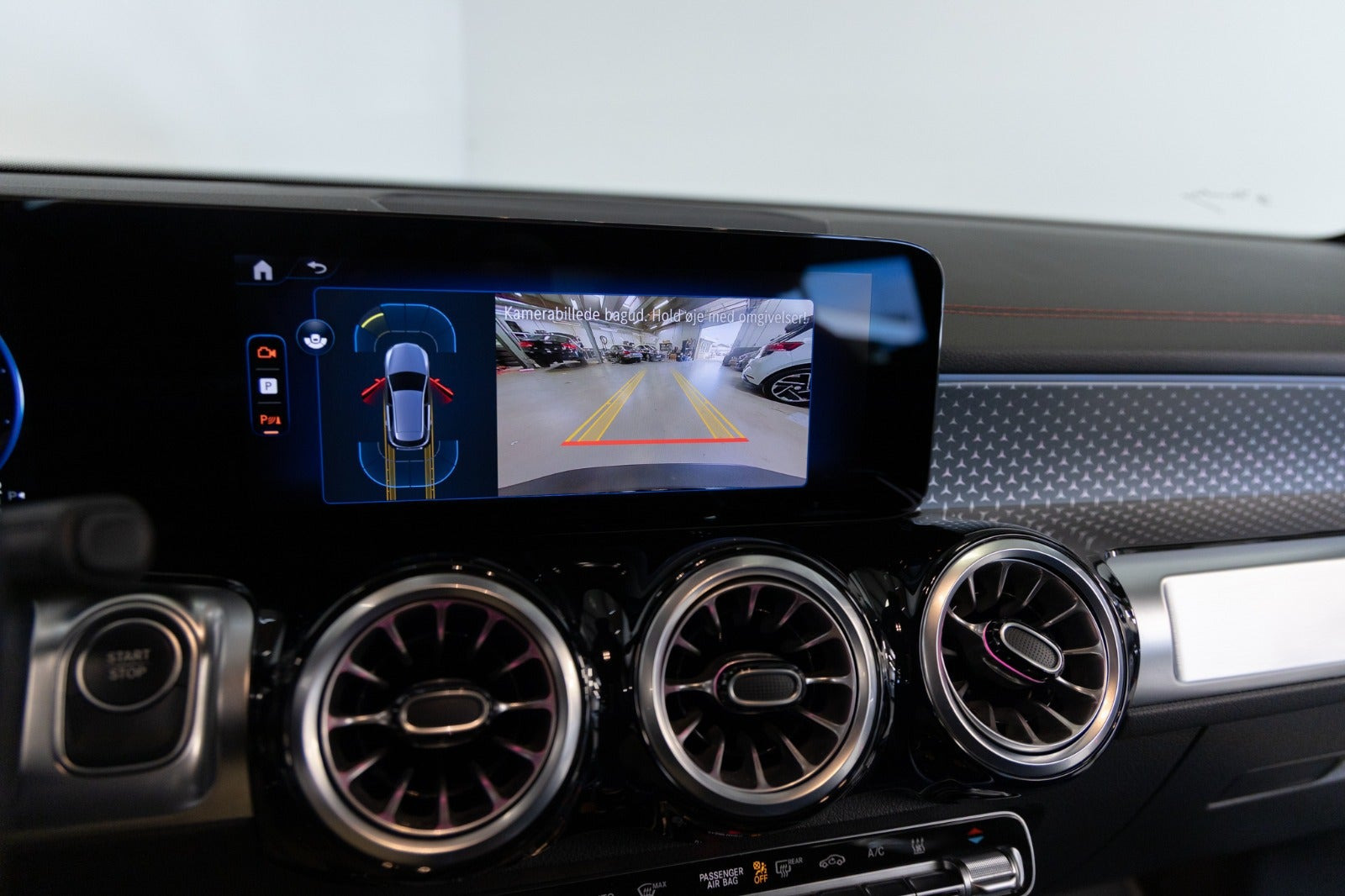 Sort Mercedes EQB250+ fra 2024
