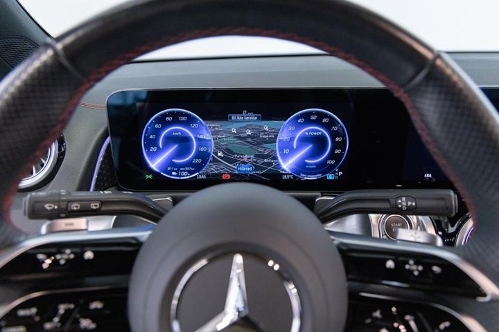 Sort Mercedes EQB250+ fra 2024