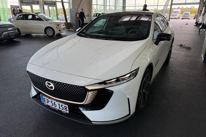 Hvid Mazda 6e fra 2025
