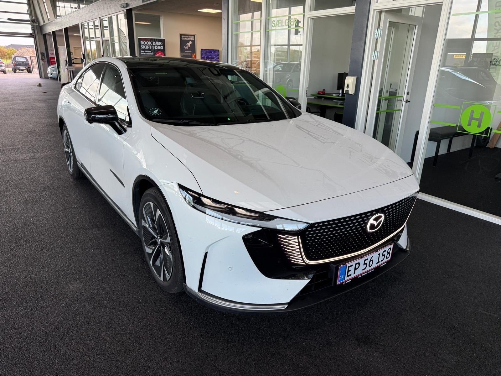 Hvid Mazda 6e fra 2025