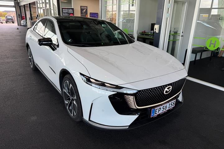 Hvid Mazda 6e fra 2025