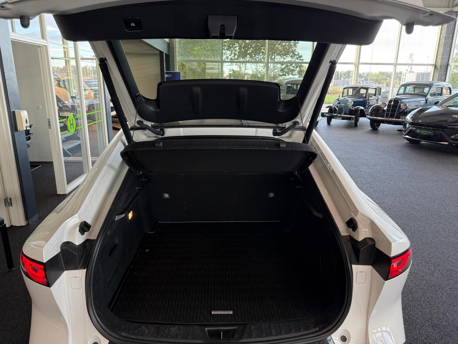 Hvid Mazda 6e fra 2025