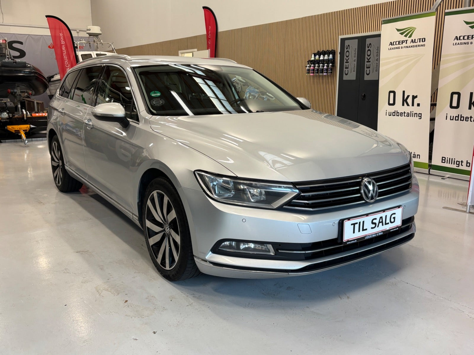 Sølv VW Passat fra 2016