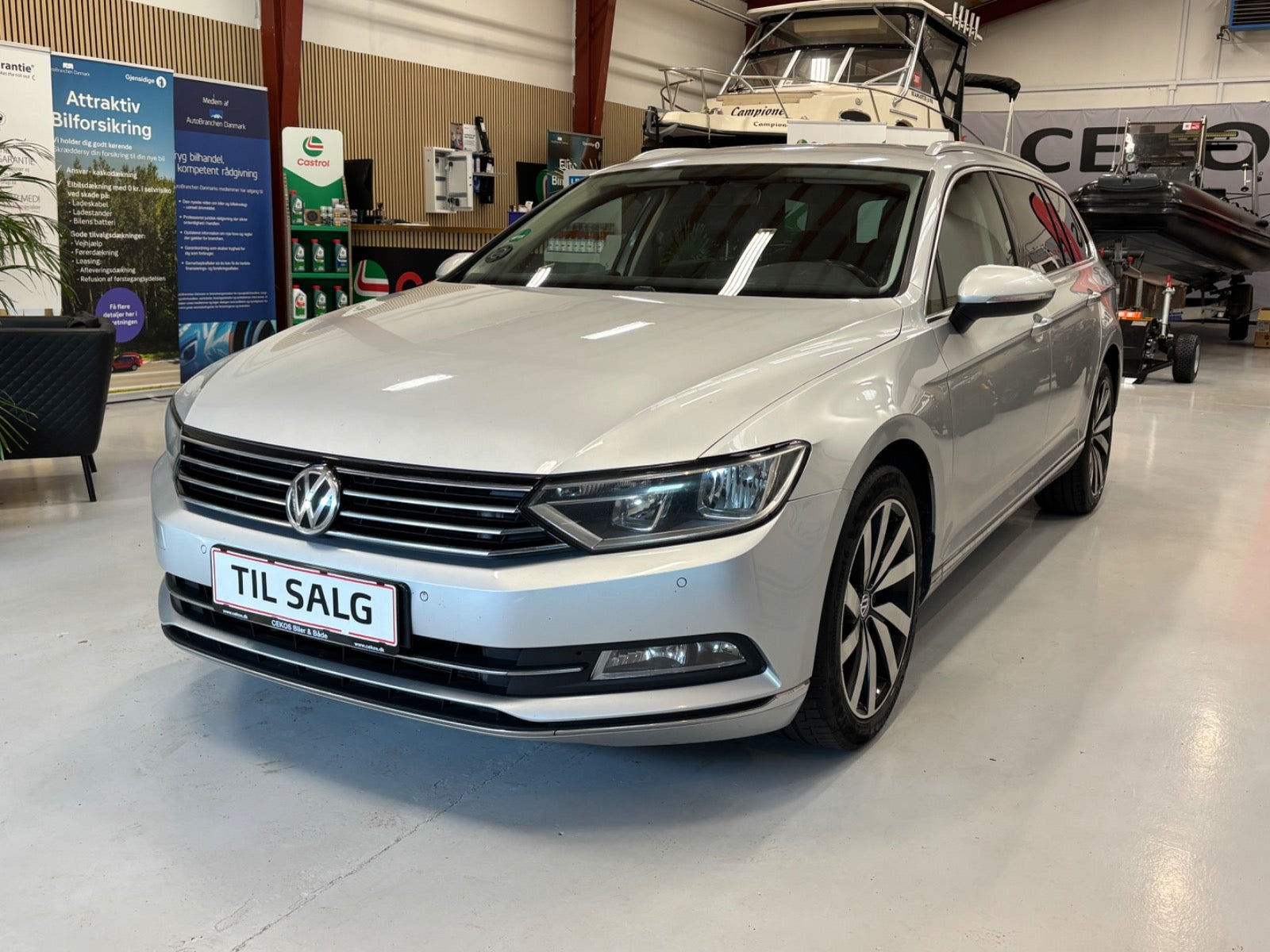 Sølv VW Passat fra 2016