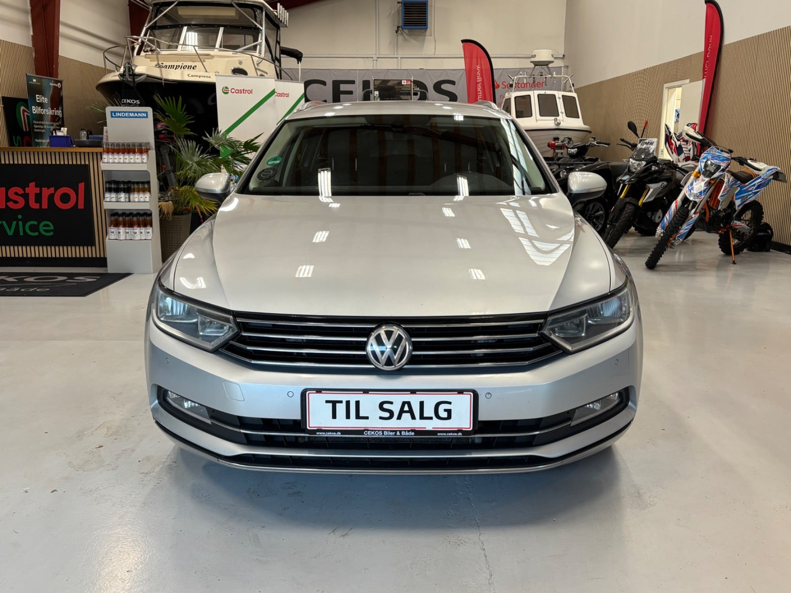 Sølv VW Passat fra 2016