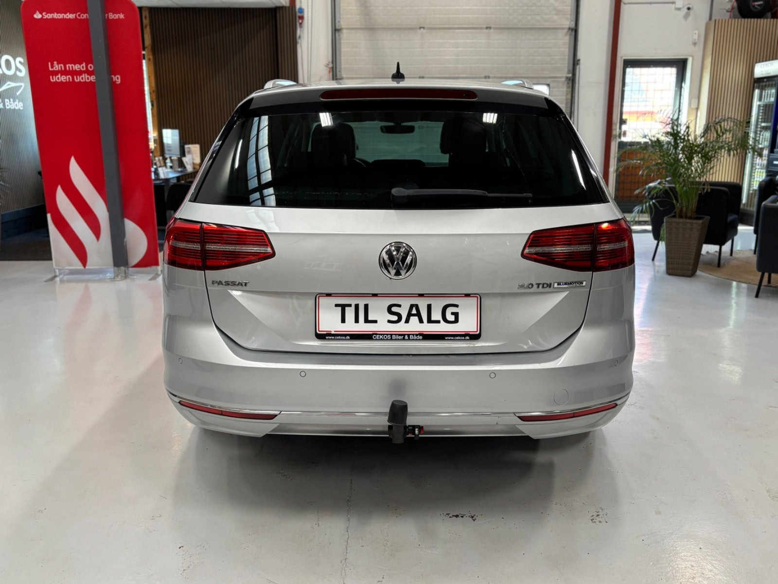 Sølv VW Passat fra 2016
