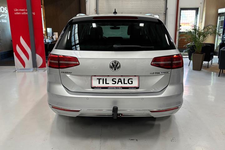 Sølv VW Passat fra 2016