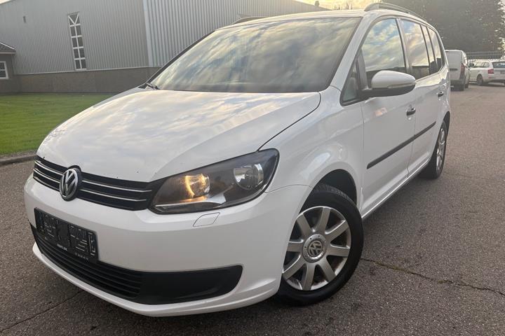 Hvid VW Touran fra 2013