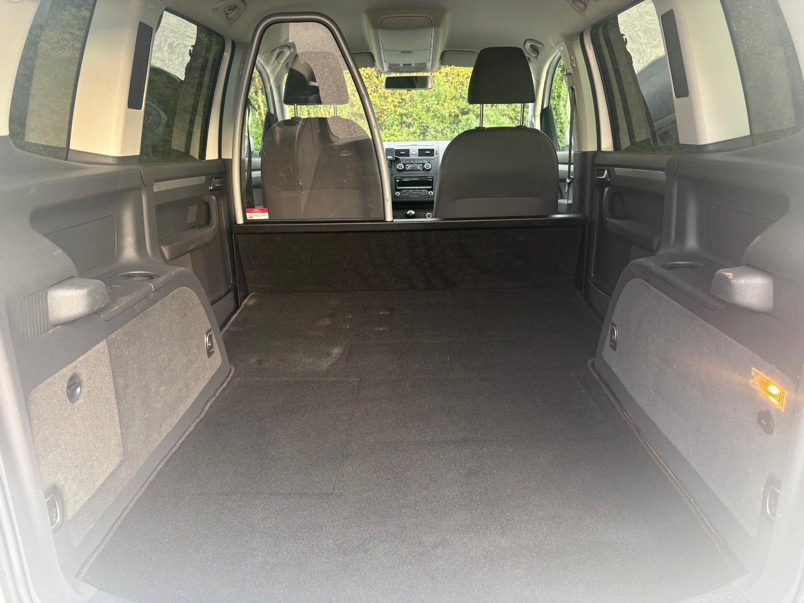 Hvid VW Touran fra 2013
