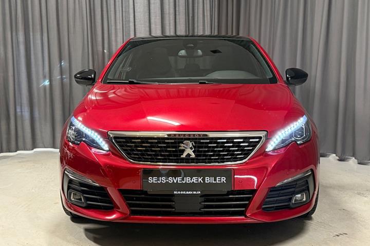 Rød Peugeot 308 fra 2019