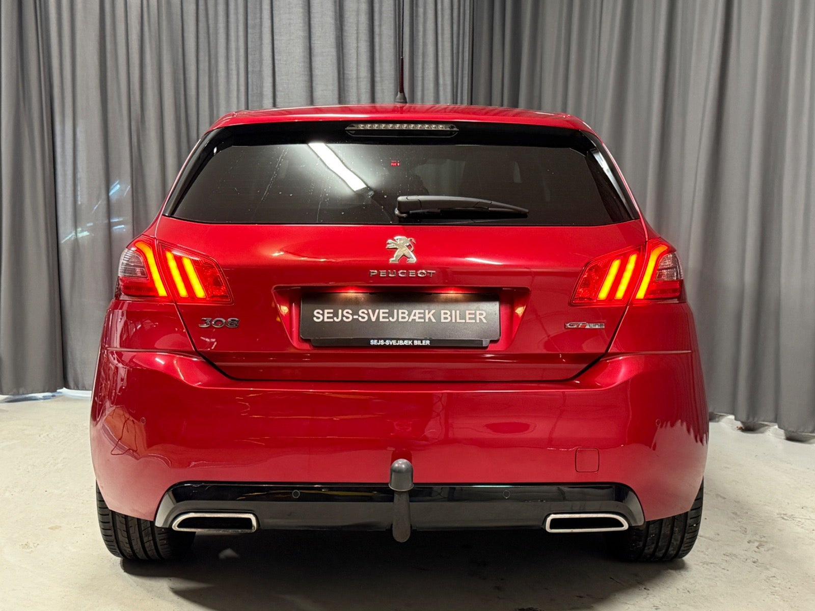 Rød Peugeot 308 fra 2019