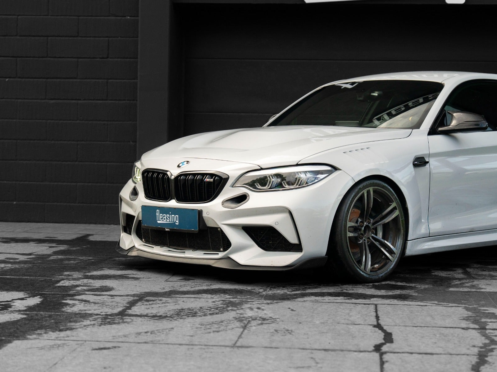 Sølv BMW M2 fra 2020