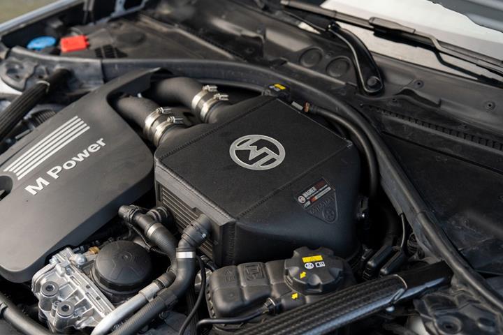 Sølv BMW M2 fra 2020