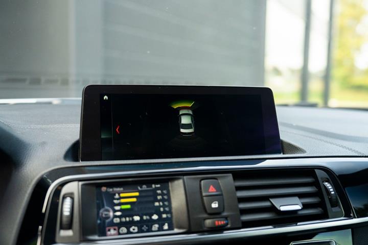 Sølv BMW M2 fra 2020