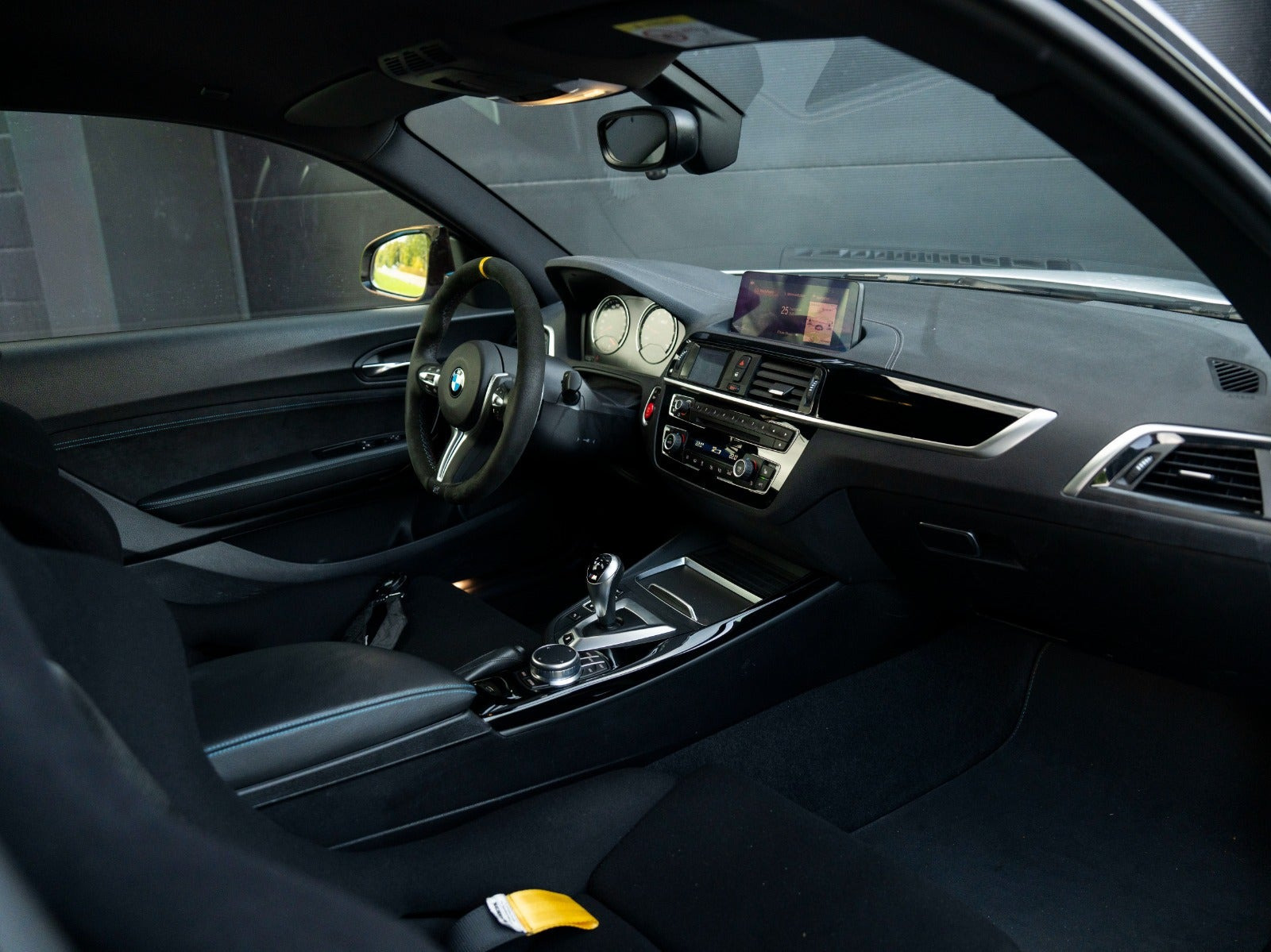 Sølv BMW M2 fra 2020