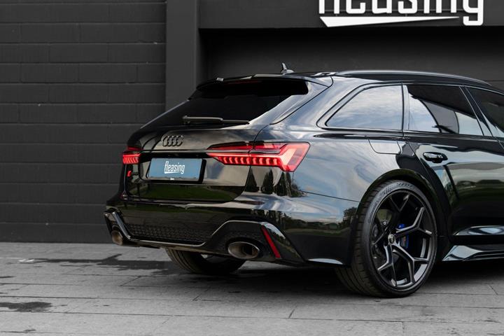 Sort Audi RS6 fra 2023