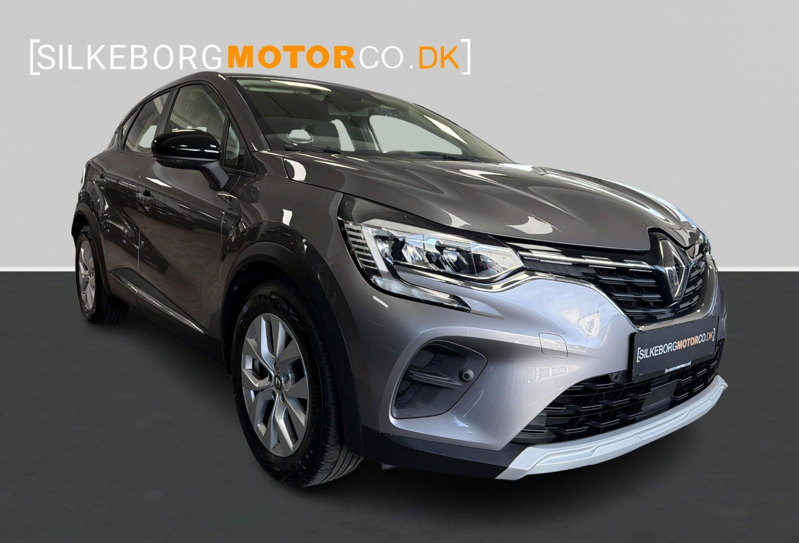 Grå Renault Captur fra 2020
