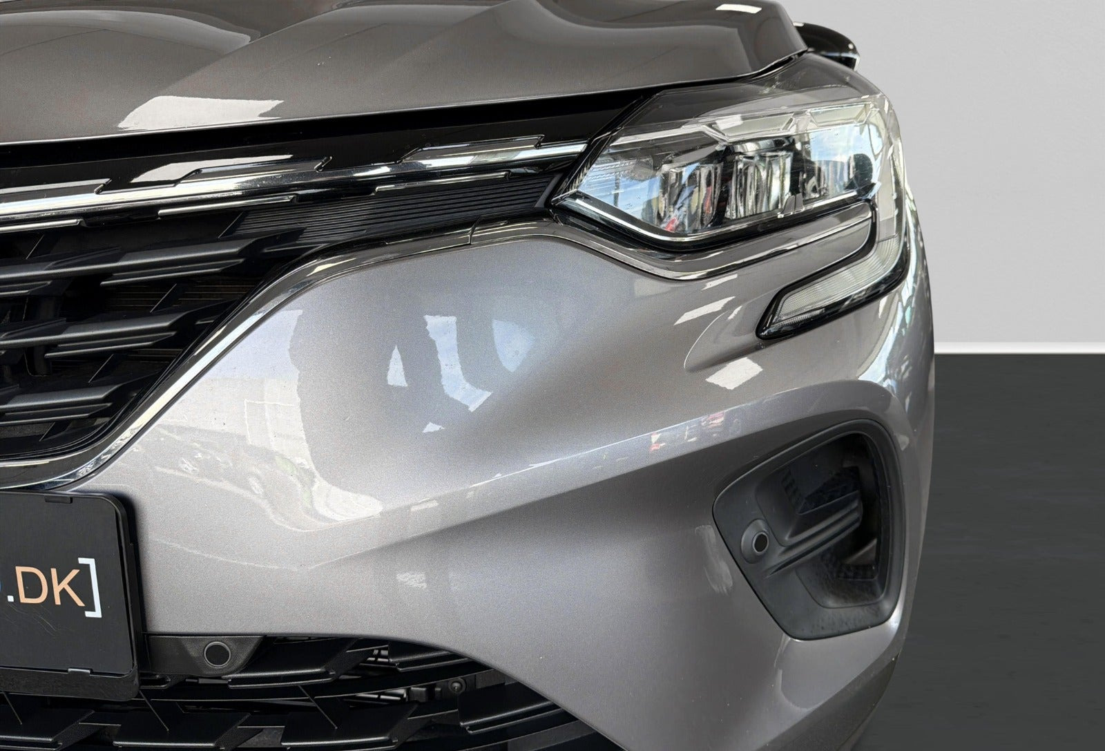 Grå Renault Captur fra 2020