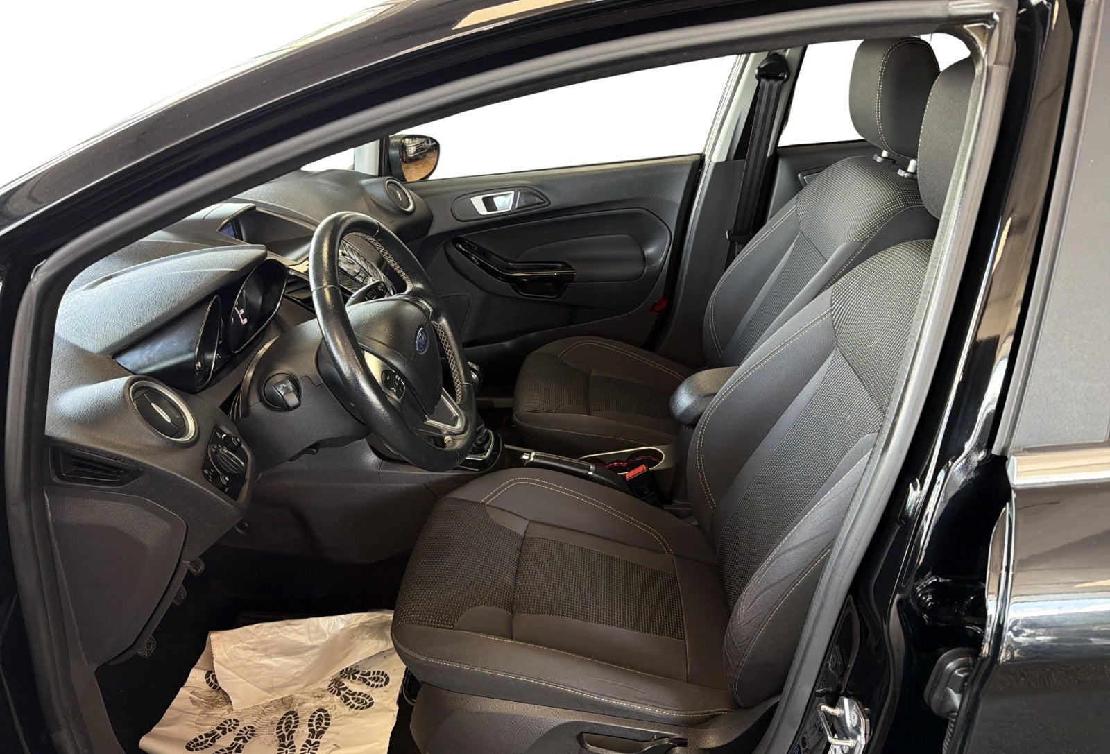 Sort Ford Fiesta fra 2016