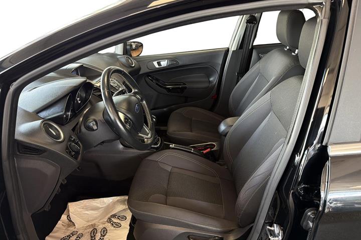 Sort Ford Fiesta fra 2016