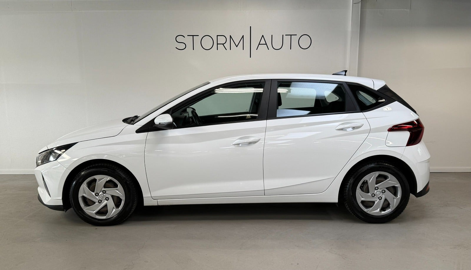 Hvid Hyundai i20 fra 2022