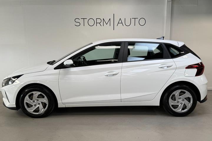 Hvid Hyundai i20 fra 2022