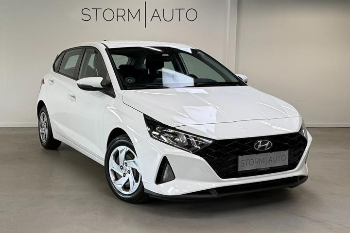 Hvid Hyundai i20 fra 2022