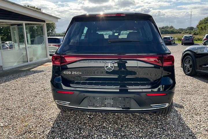 undefined Mercedes EQB250+ fra 2025
