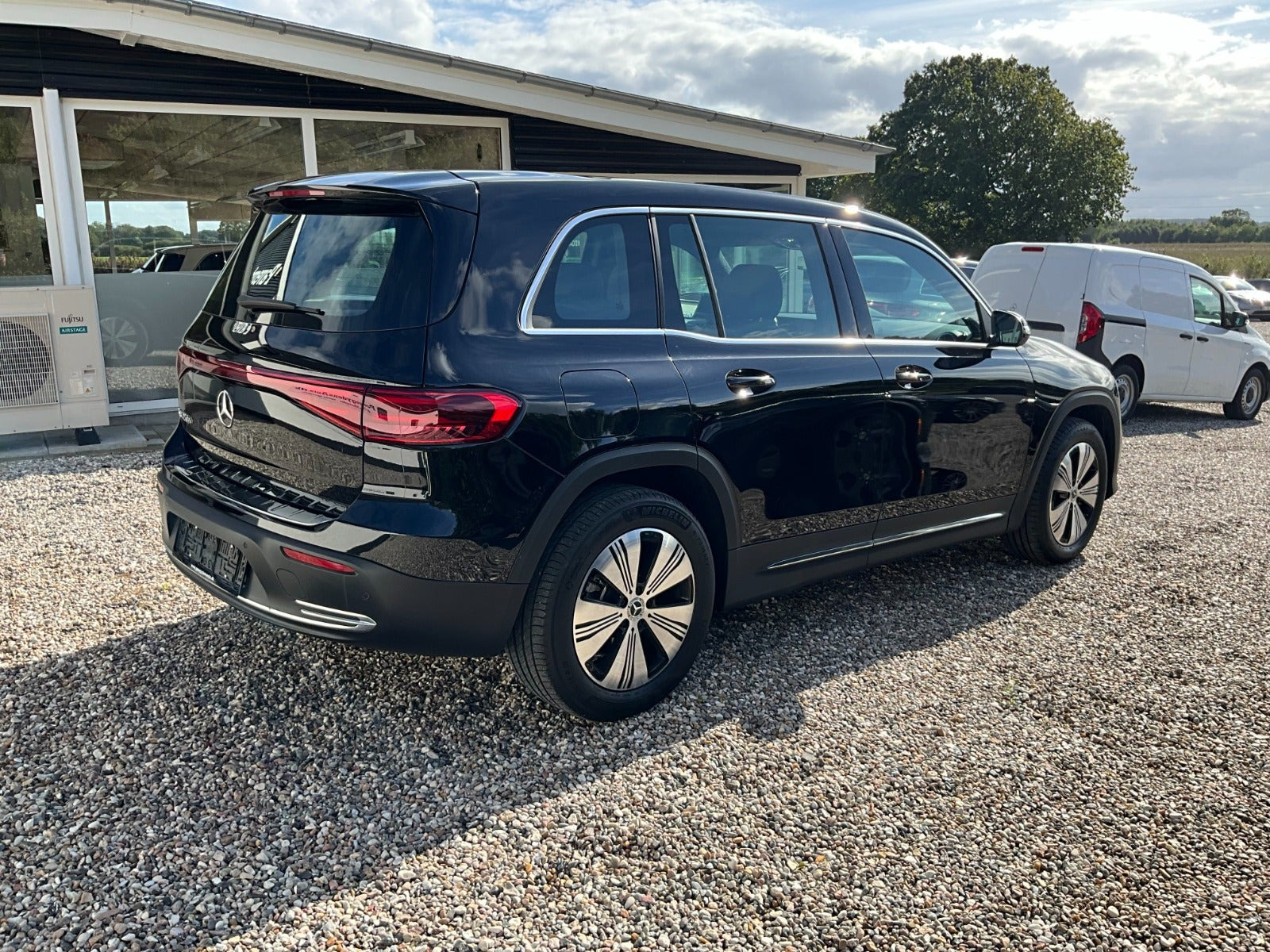 undefined Mercedes EQB250+ fra 2025
