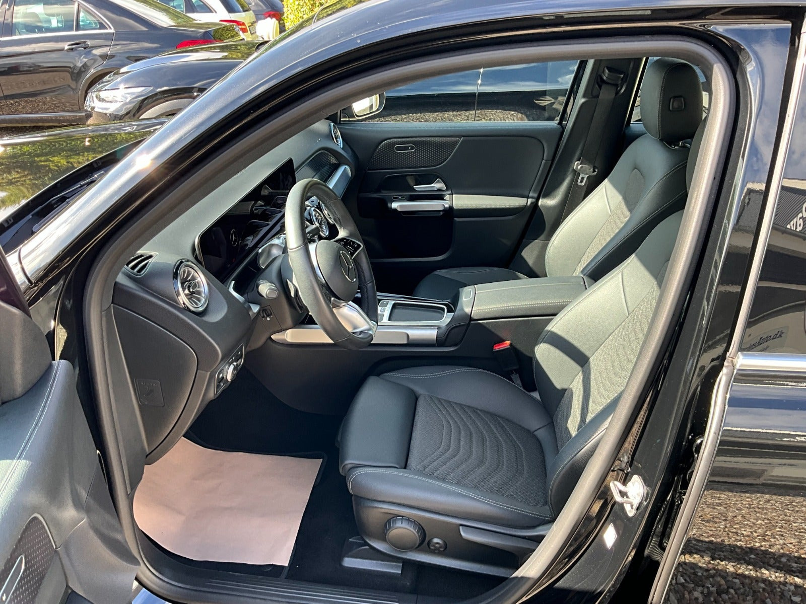 undefined Mercedes EQB250+ fra 2025