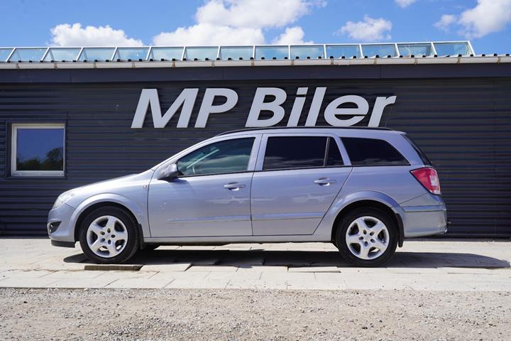 Sølv Opel Astra fra 2007