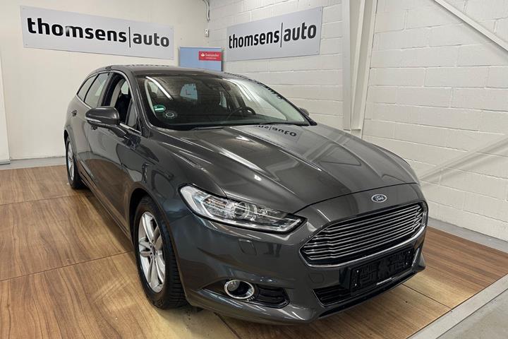 Grå Ford Mondeo fra 2015