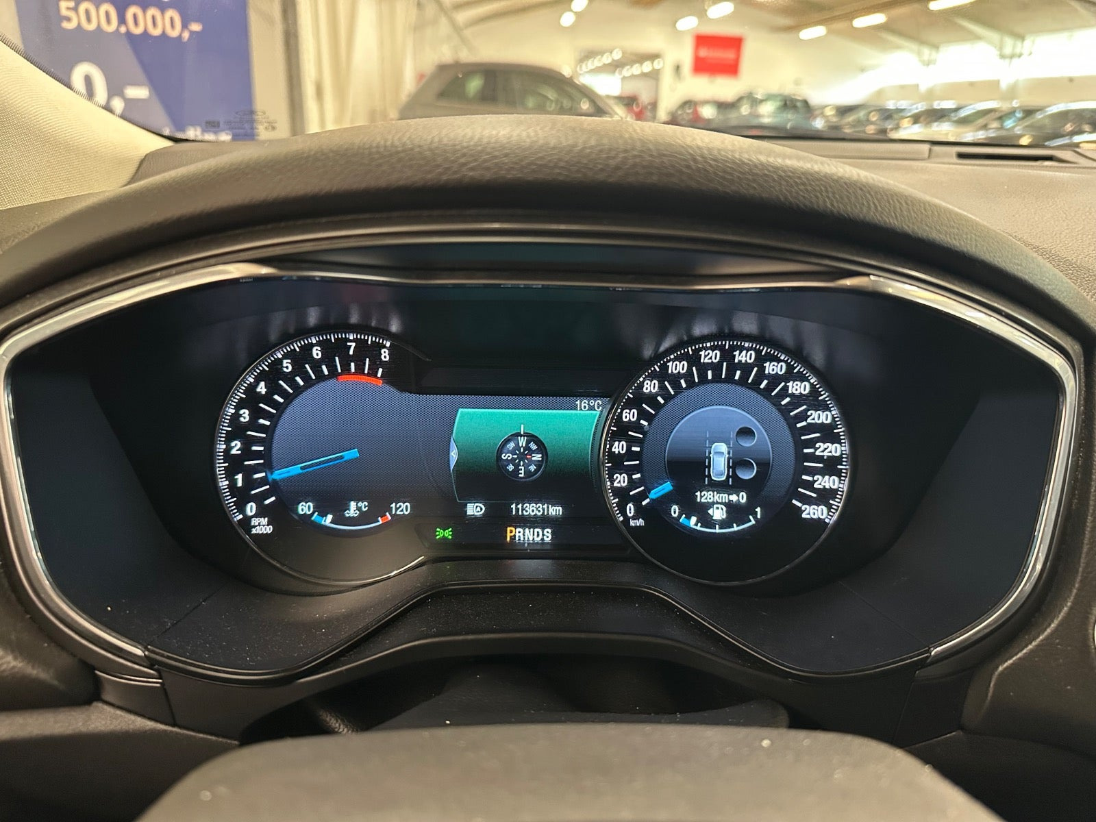 Grå Ford Mondeo fra 2015
