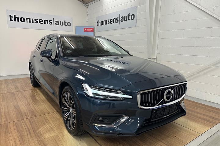 Blå Volvo V60 fra 2019