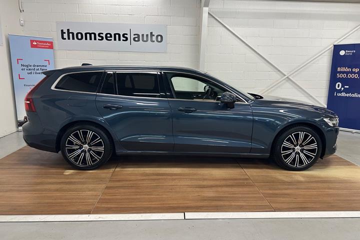 Blå Volvo V60 fra 2019