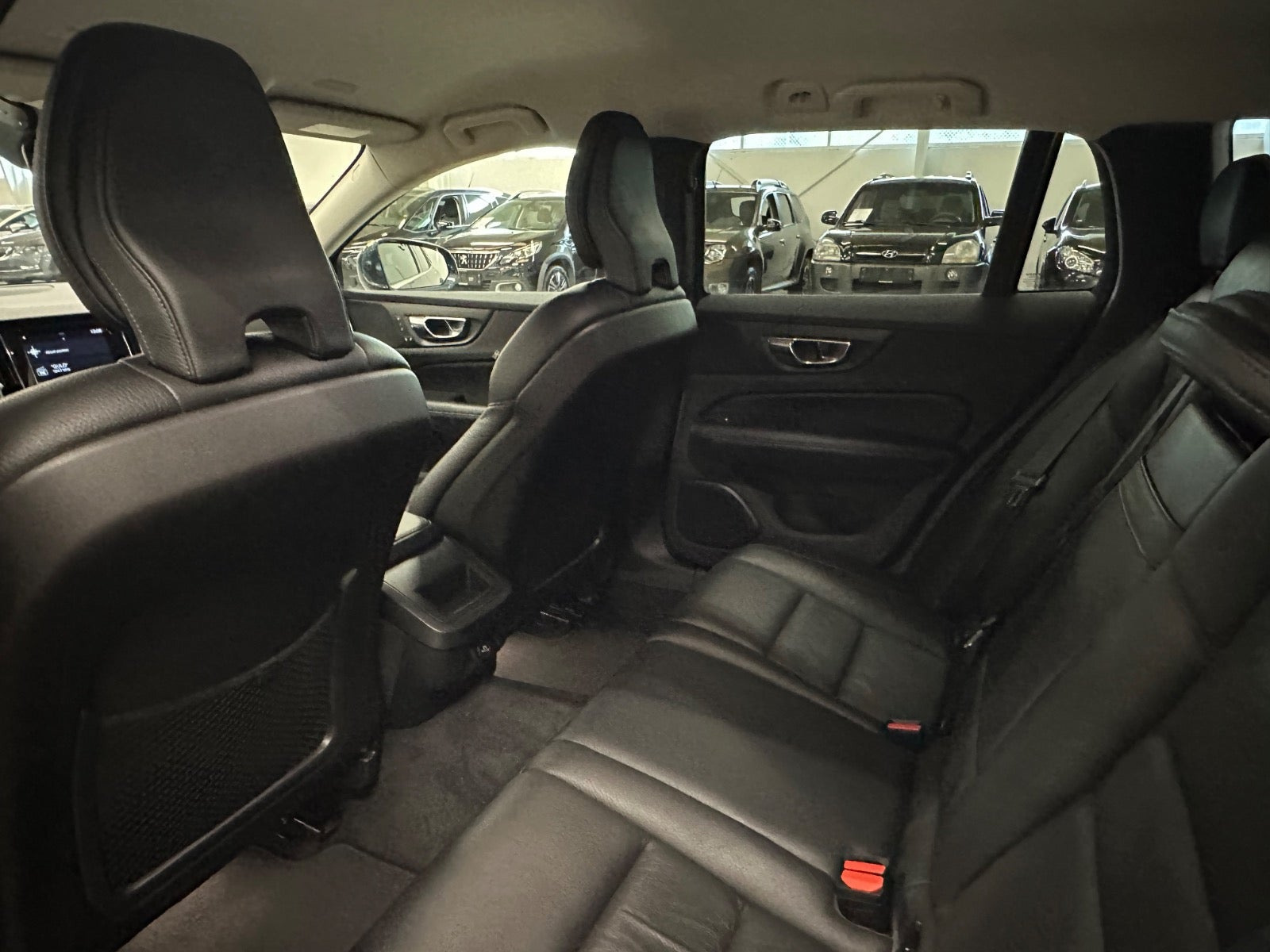 Blå Volvo V60 fra 2019