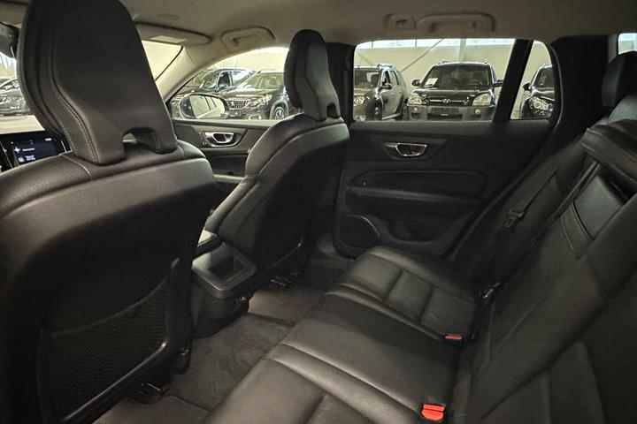 Blå Volvo V60 fra 2019