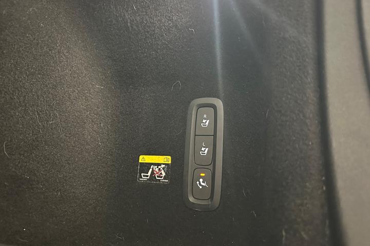 Blå Volvo V60 fra 2019